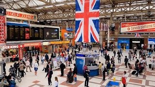 A Walk Through The London Victoria Station London England [upl. by Nnasor]